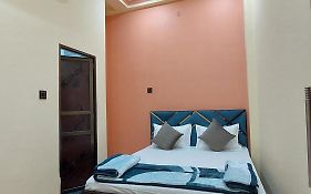 Narayani Paying Guest House