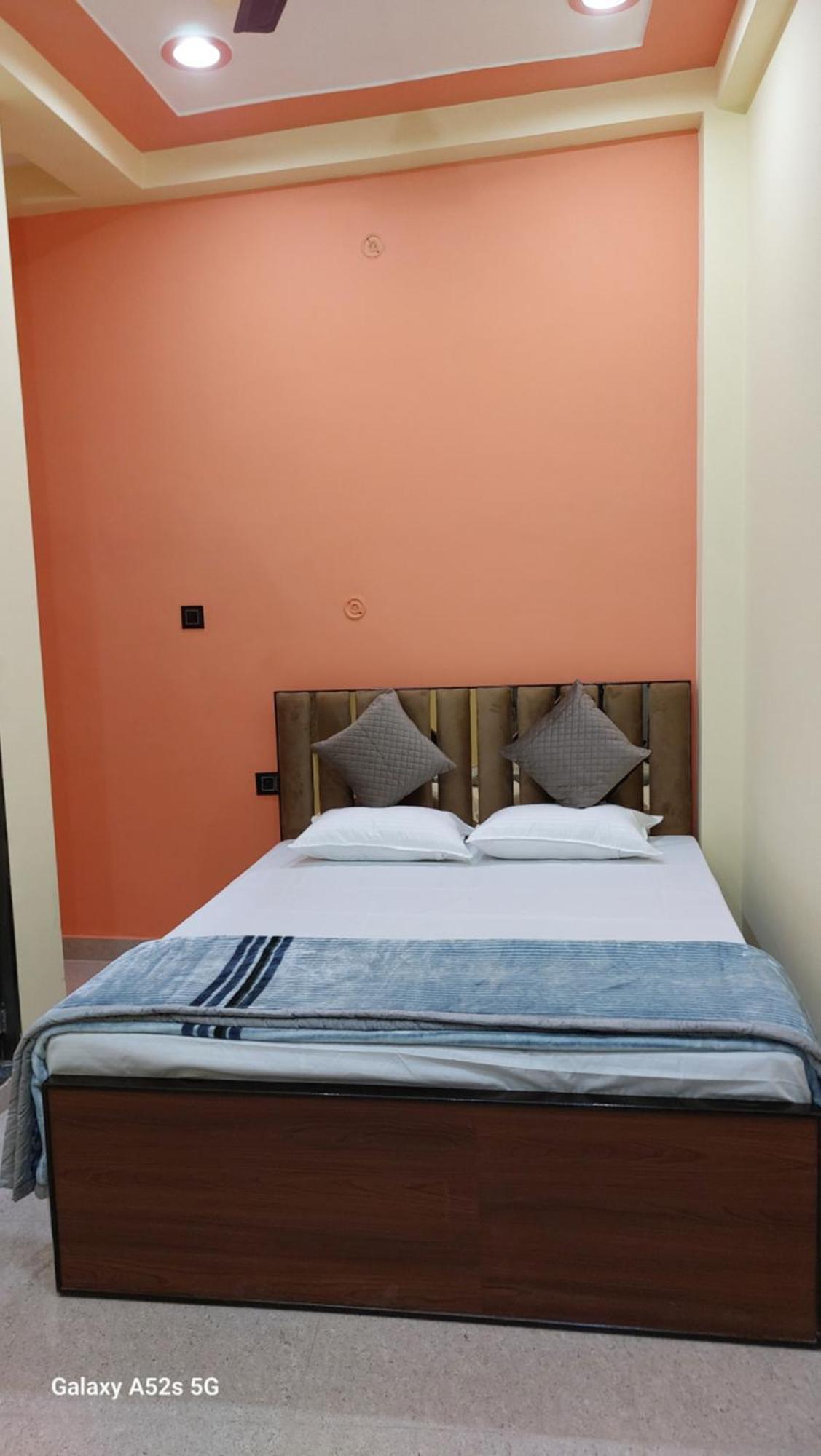 Narayani Paying Guest House Varanasi Exterior photo