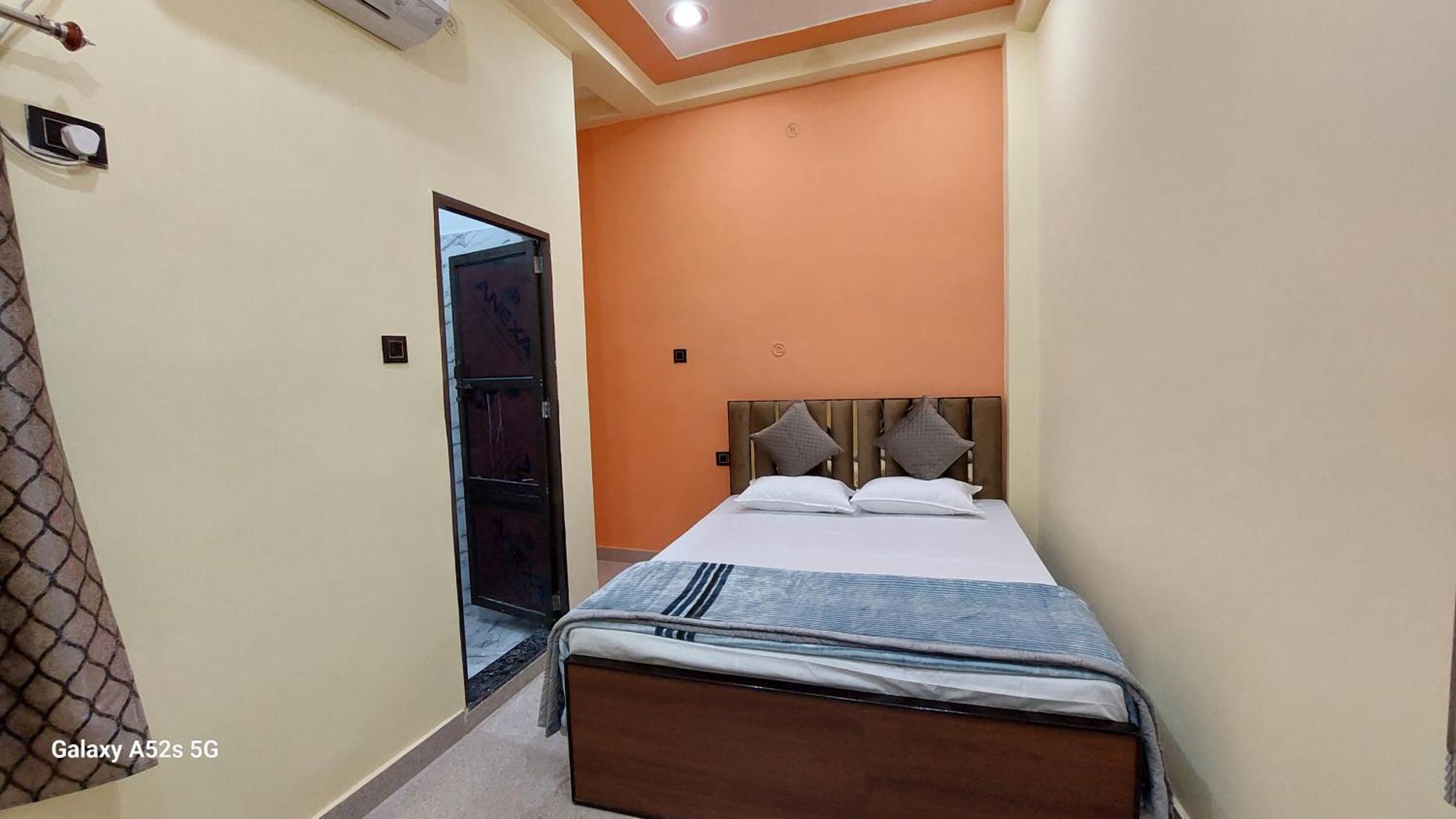 Narayani Paying Guest House Varanasi Exterior photo