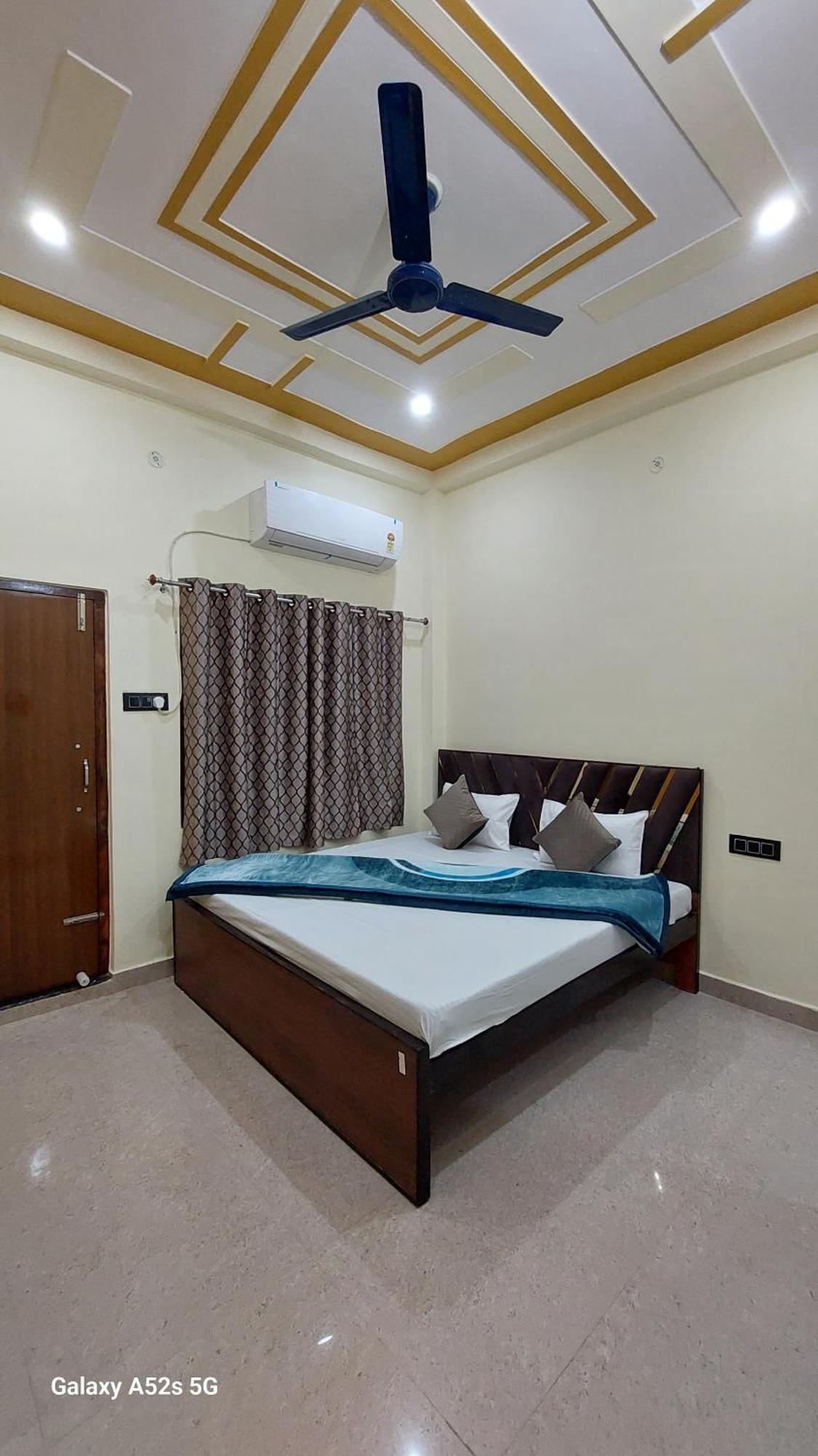 Narayani Paying Guest House Varanasi Exterior photo
