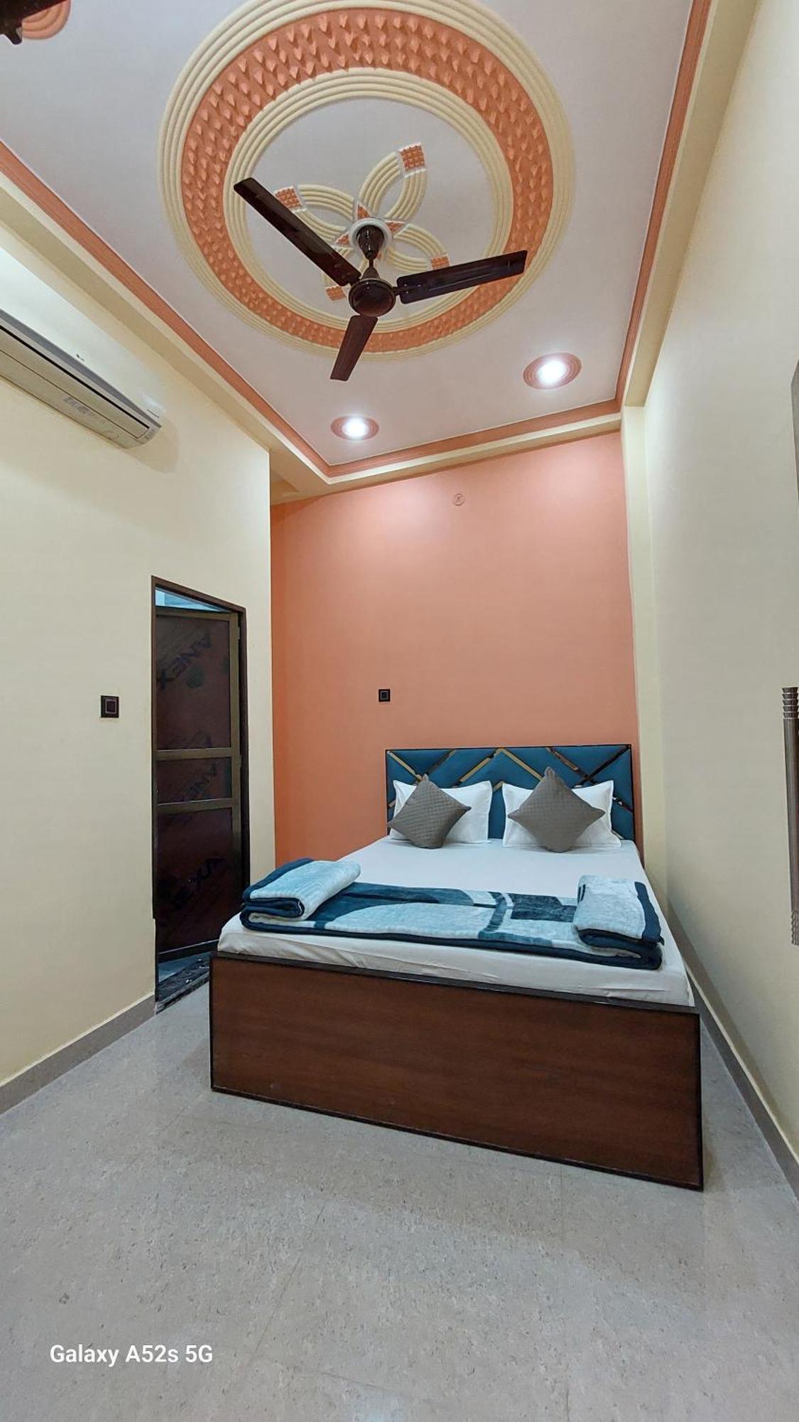 Narayani Paying Guest House Varanasi Exterior photo