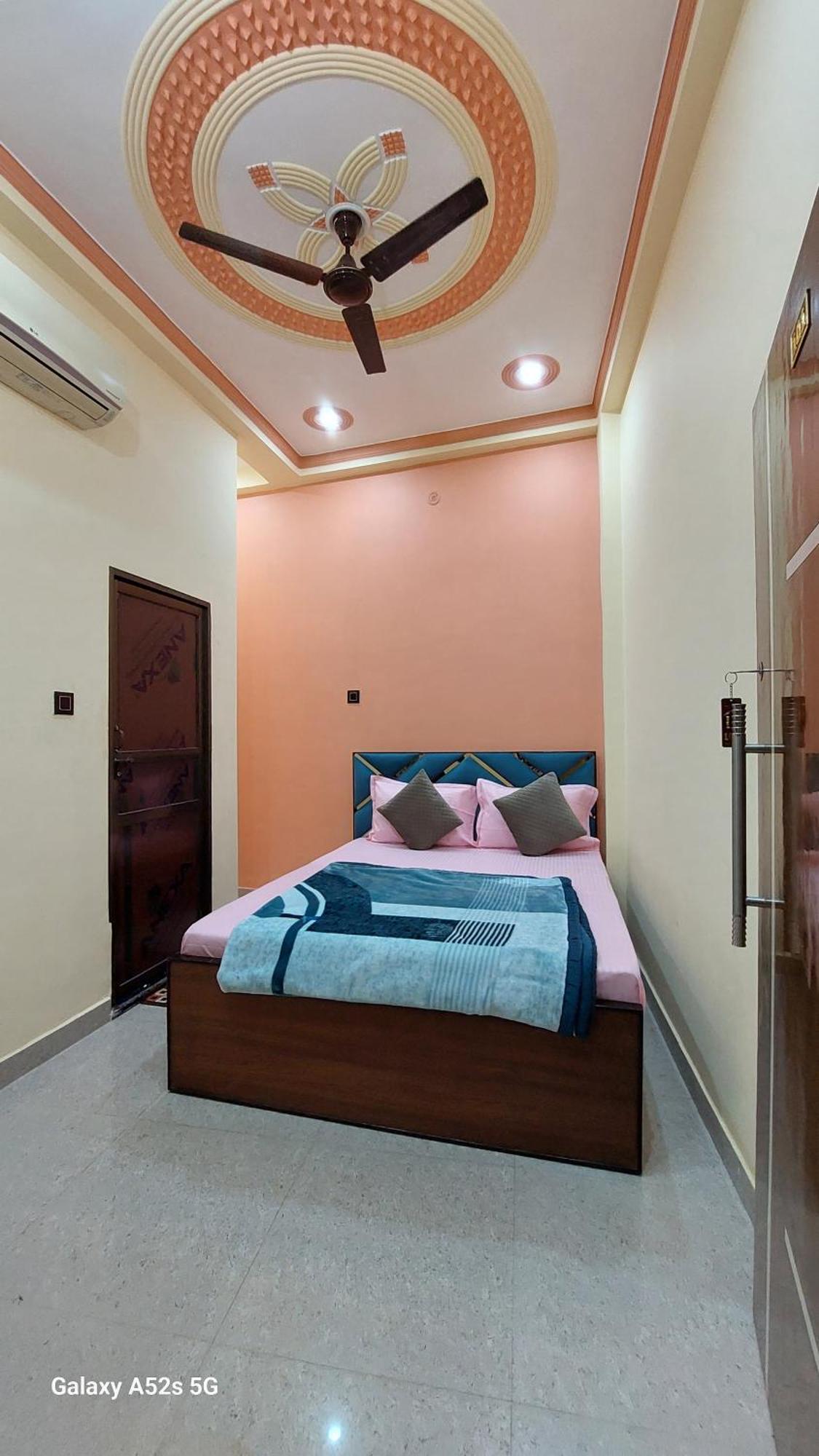 Narayani Paying Guest House Varanasi Exterior photo