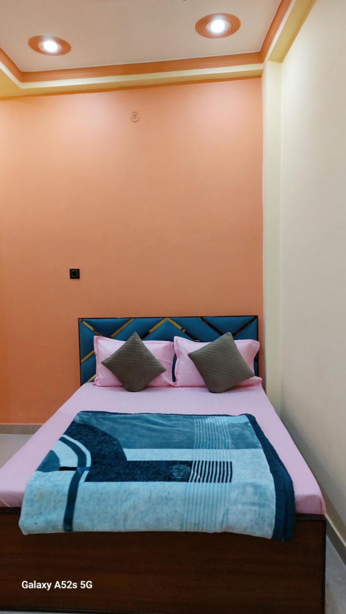 Narayani Paying Guest House Varanasi Exterior photo